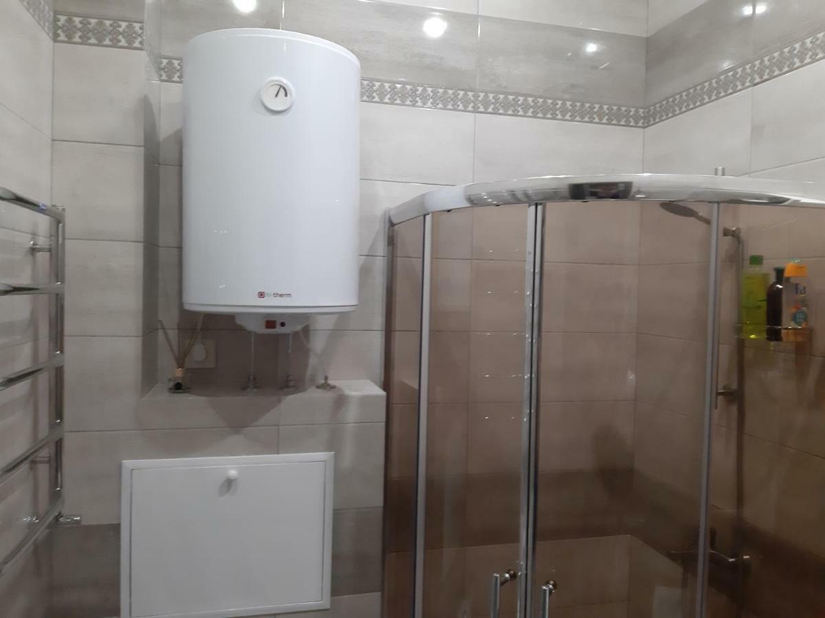 1 Stop From Railway Station Appartement Kiev Buitenkant foto